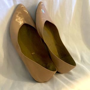12w beige flats